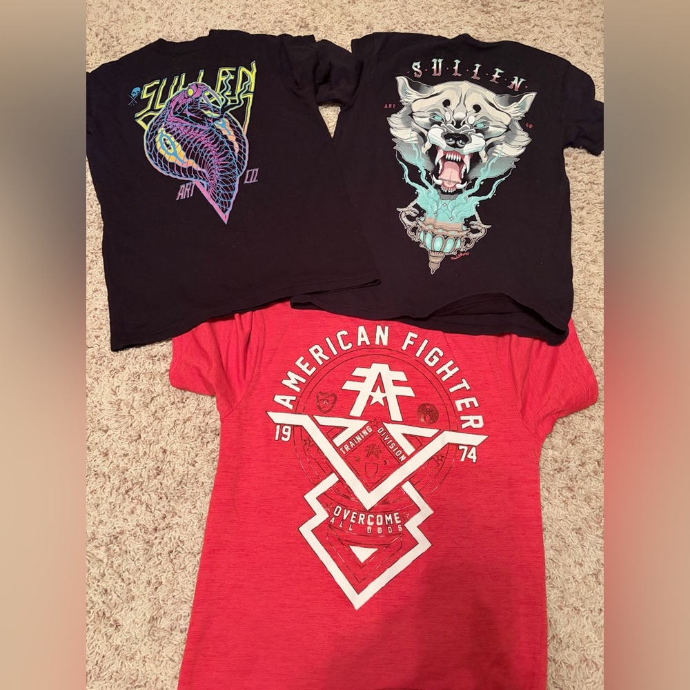 Sullen and American Fighter brand size M boys 
Lot takes all